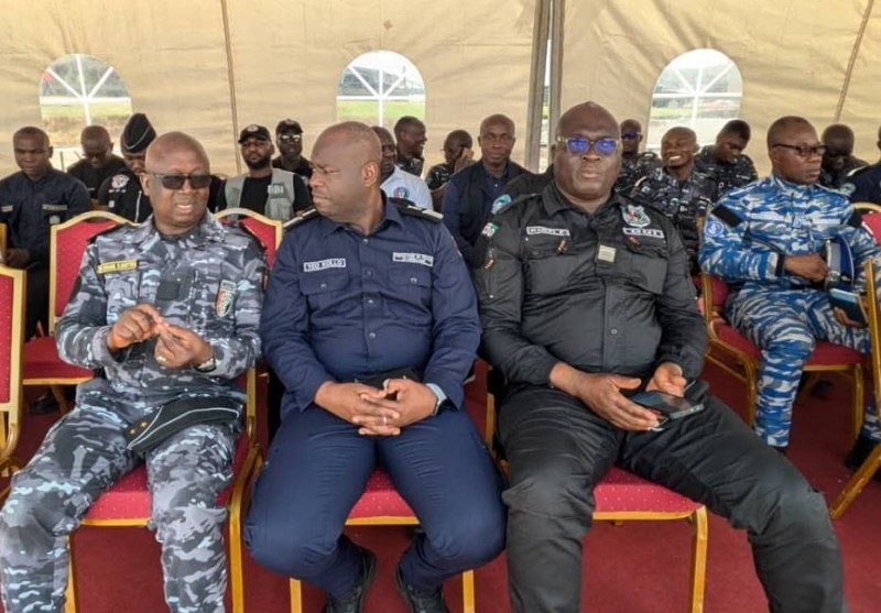 Le dga/pts en compagnie du préfet de police d’Abidjan et du directeur des unités d’intervention