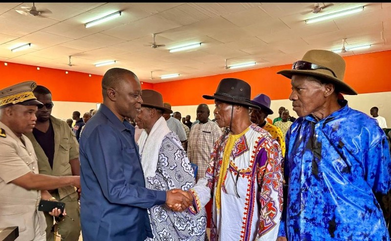 Le ministre Amadou Koné au chevet des blessés