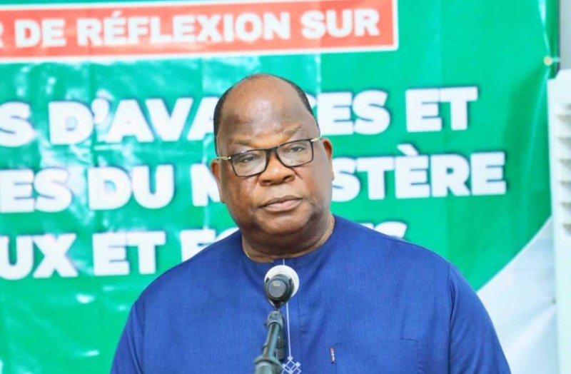 Le ministre Laurent Tchagba 