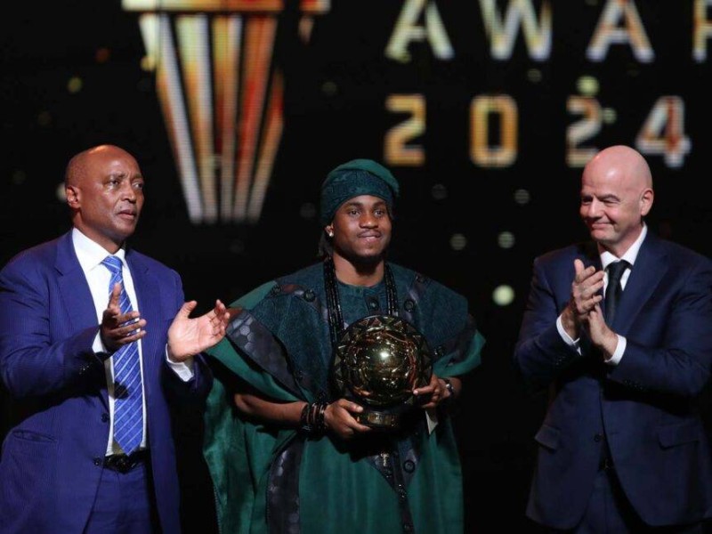 l-attaquant-nigerian-de-l-atalanta-de-bergame-ademola-lookman-sacre-meilleu_50je0hybxgx