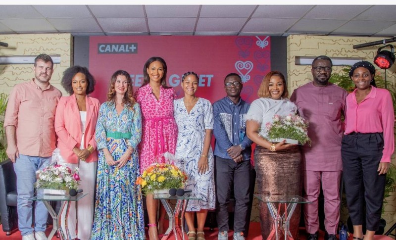 Des fleurs à Deborah Mutund, Daisy Portella et Delali Damessi 