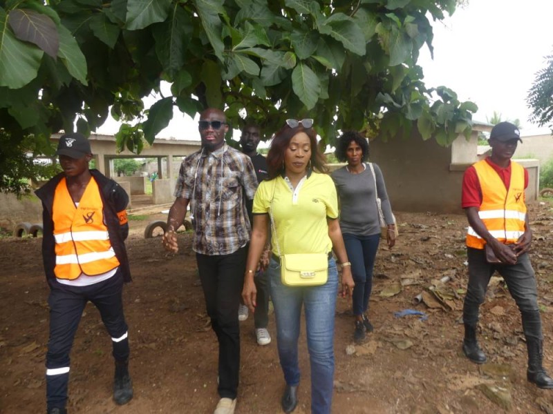 Mme Bly Seri Emilienne visitant les localités de sa région