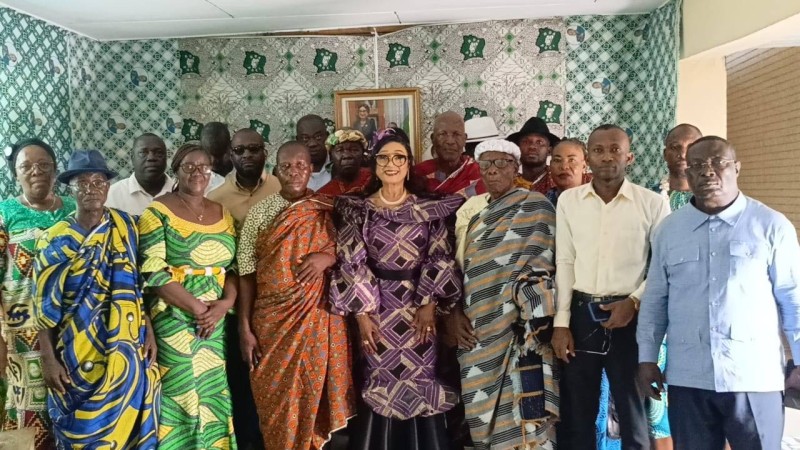 La députée Euphrasie N’GUESSAN (au centre) a choisi son candidat pour la présidentielle de 2025. (DR)