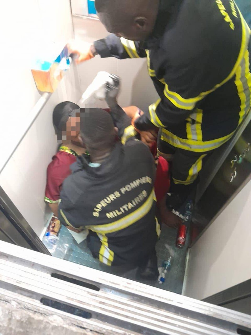 Une femme enceinte en a visiblement souffert en raison du manque d’oxygène. (Ph: Gspm)