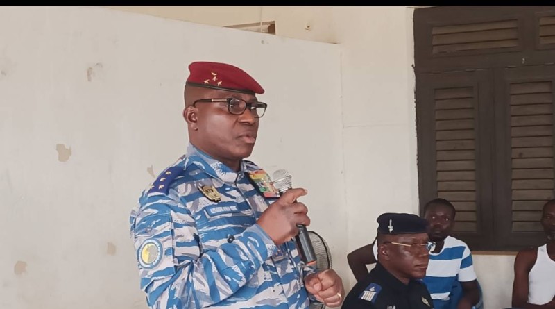 Le Commandant supérieur de la gendarmerie, le Général de corps d'armée, Apalo Touré