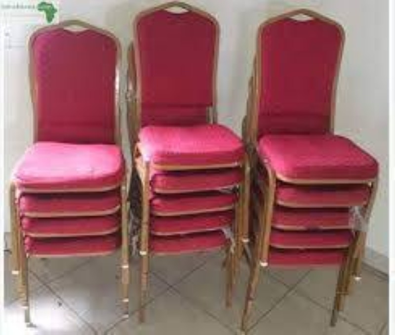 Des chaises volées. (Ph: Dr)