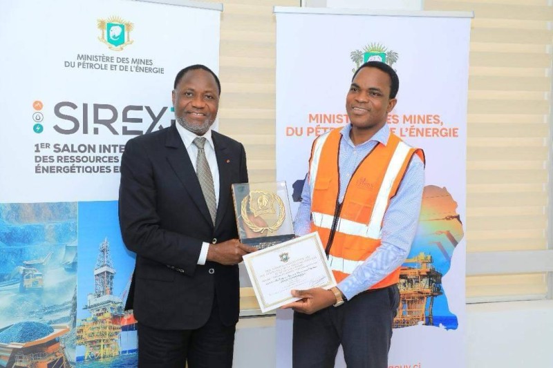 Lognigué Emmanuel Yéo (à gauche) et le ministre Sangafoya (DR)