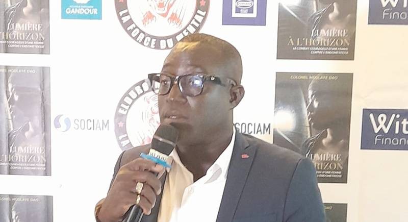 Le colonel Moulaye Dao donnant les raisons qui l'ont poussé à écrire cette œuvre. (Ph: Dr)