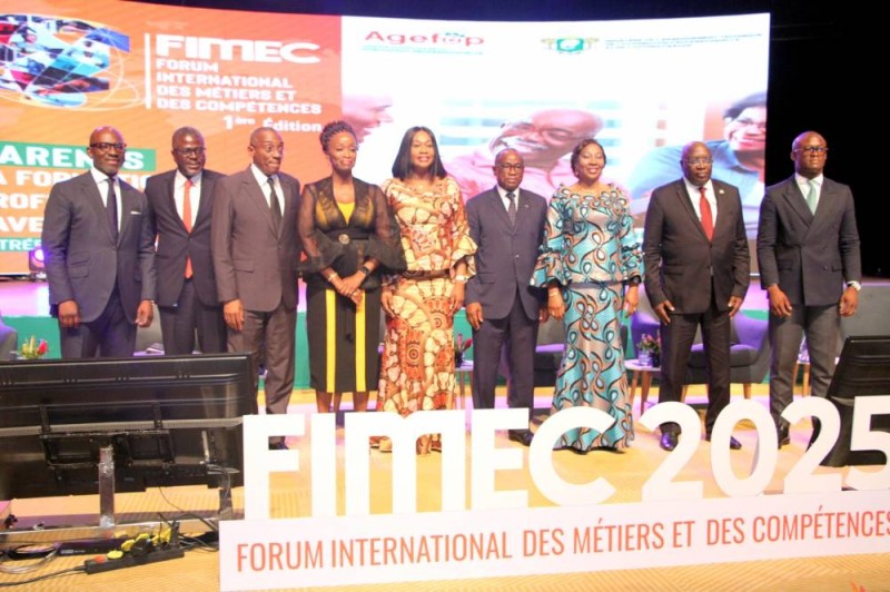 le Premier ministre, ministre des Sports et du Cadre de vie, Robert Beugré Mambé a invité la jeunesse ivoirienne à s’investir dans la formation professionnelle et technique. (DR)