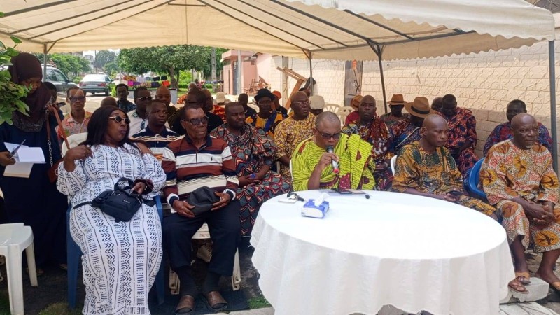 Hubert-Armand Assin, membre de la Génération Tchagba, a lu la déclaration. (Dr)