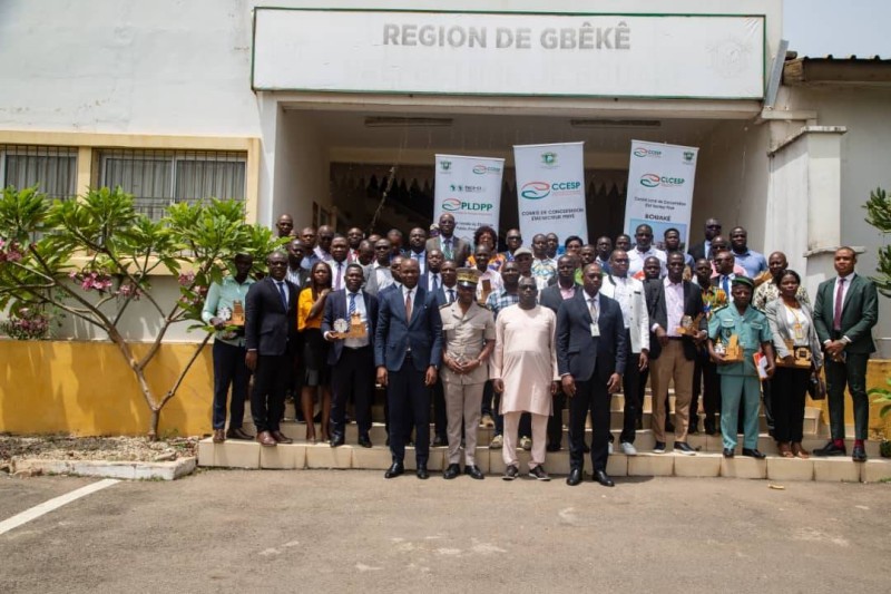 [13:32, 06/03/2025] Bamba Aboubacar Fm: Le secrétaire général de la Préfecture de Bouaké (au centre) s'est félicité de l'engagement de l'ensemble des acteurs
[13:35, 06/03/2025] Bamba Aboubacar Fm: De l'avis des participants, les travaux ont permis d'avancer sur de nombreux points (DR)