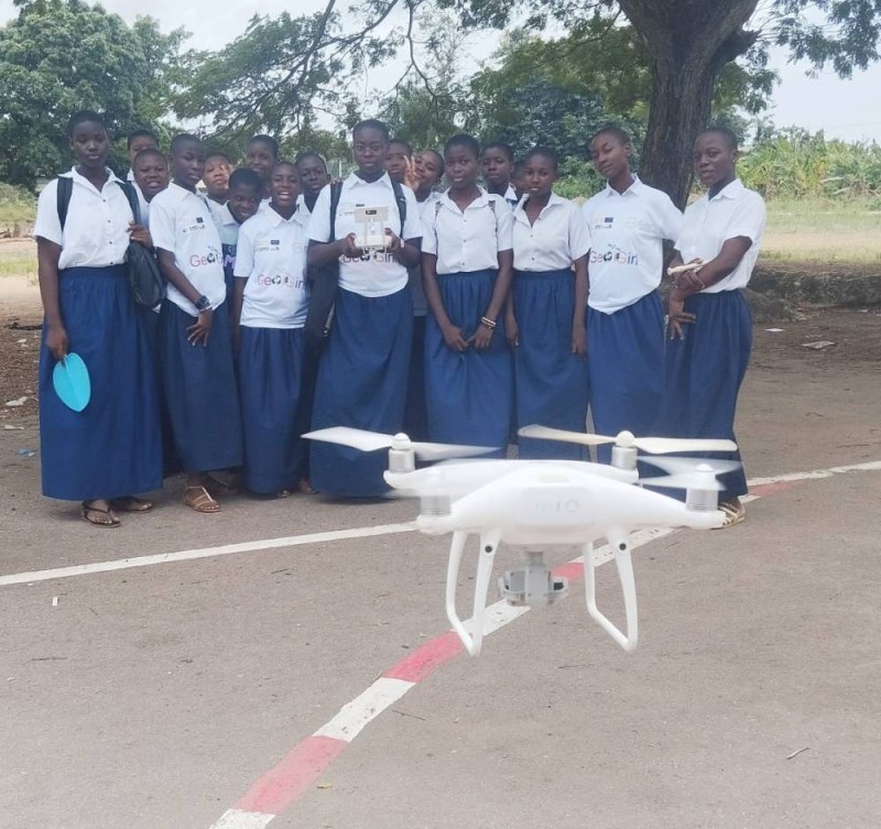 La présidente du club Geo’Girls s'est essayée au drone. (Ph: Dr)