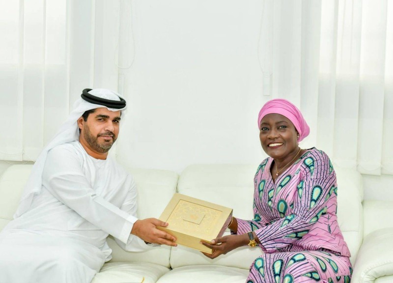 SEM Ali Yousef Alnuaimi et la ministre Mariatou Koné
