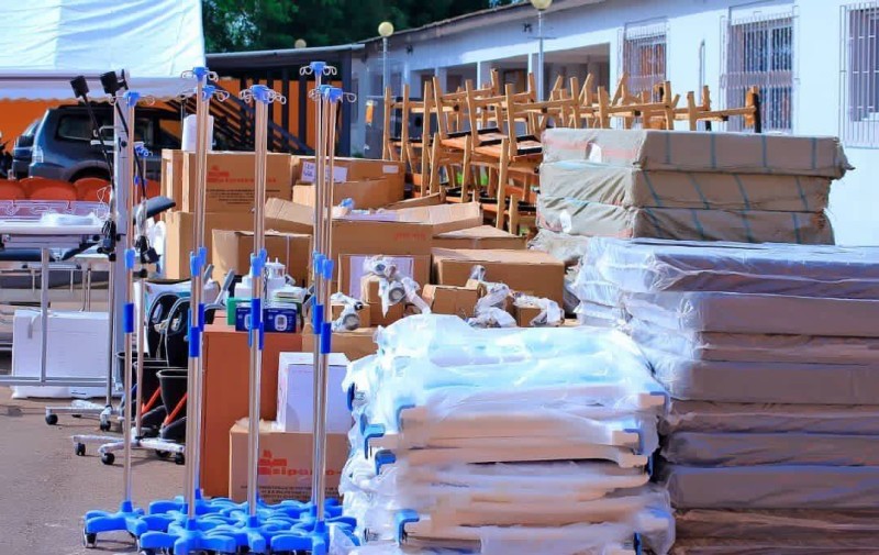 Des lits d’hospitalisation, des tables d’accouchement et de réanimation pour nouveau-nés, ainsi que divers équipements médicaux, viennent renforcer le plateau technique des centres de santé de Bouna.