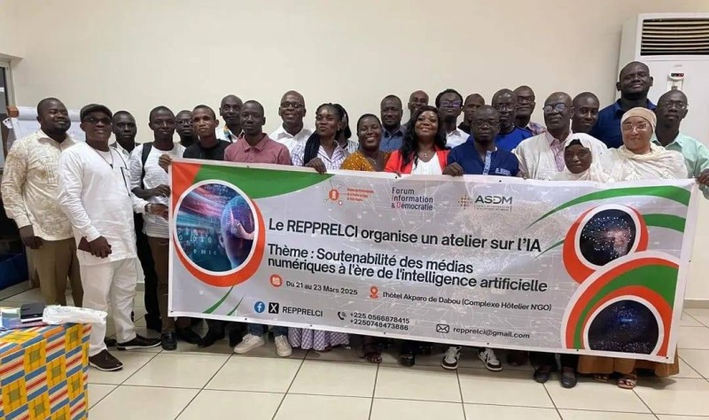 Photo de famille des acteurs de la presse en ligne. (Ph: Dr)