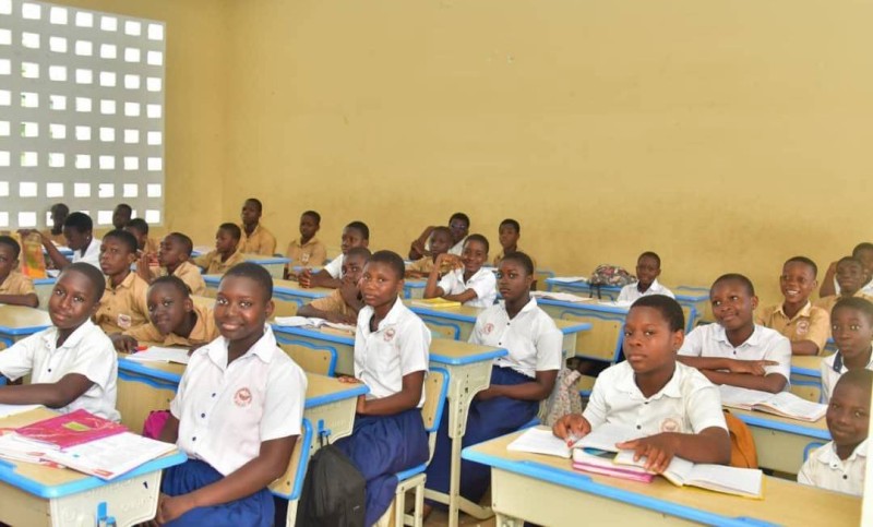 Les cours se déroulent dans des établissement d'Abidjan