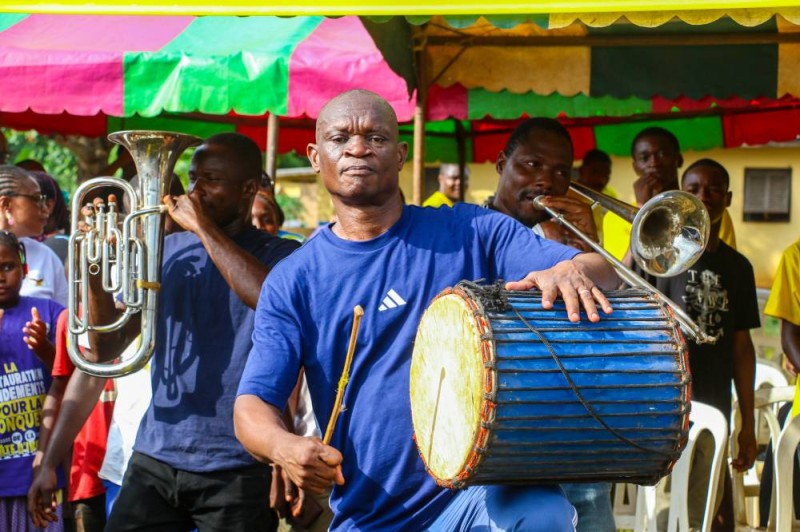 Le pasteur N'Guessan Brou Grégoire a joué avec la fanfare. (DR)