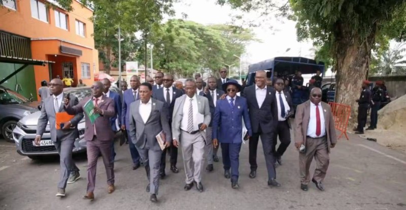 Les députés Pdci-Rda dans les rues d'Abidjan Plateau.(DR)