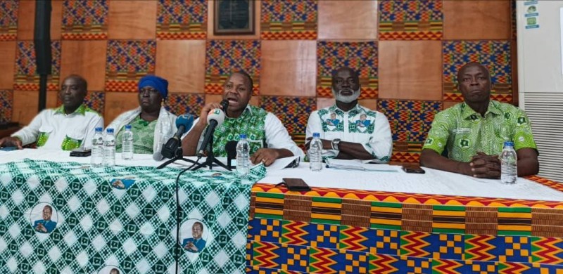 Dosso Aboubakary, membre bureau politique, porte-parole du collectif (au centre). (Ph: Dr)