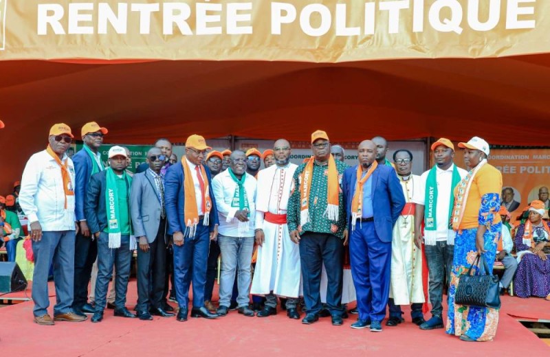 Mobilisation massive des militants et sympathisants du RHDP à Marcory, venus témoigner leur attachement à la vision du Président Alassane Ouattara, lors de la rentrée politique du parti, le samedi 3 mai 2025.