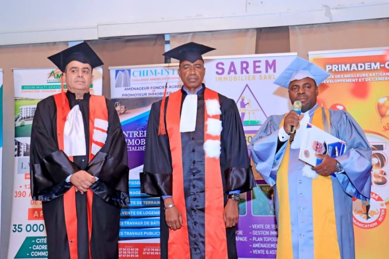 Yamoussa Coulibaly heureux de recevoir son titre de docteur honorifique. (Ph: Dr)