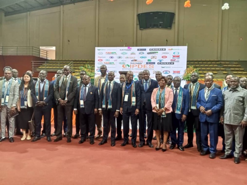 Professeur Adama Diawara invite les étudiants diplômés des universités et grandes écoles à oser entreprendre. (Franck YEO)