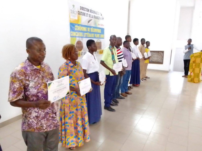 Des diplômes de participation ont été remis à des auteurs. (Ph: Dr)