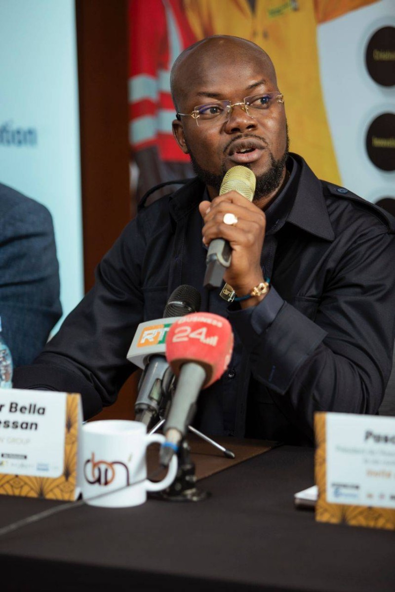 Arthur Bella N'Guessan rend hommage aux Éléphants et au peuple de Côte d’Ivoire. (Ph: Dr)