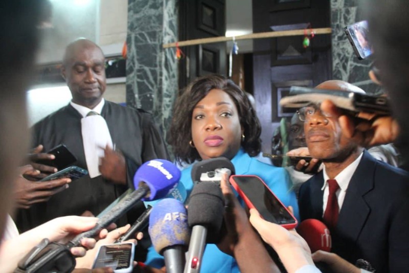 Dame Valerie Yapo et son Conseil ce jeudi 22 mai 2025 au Tribunal de Première instance d'Abidjan. (Ph: Dr)