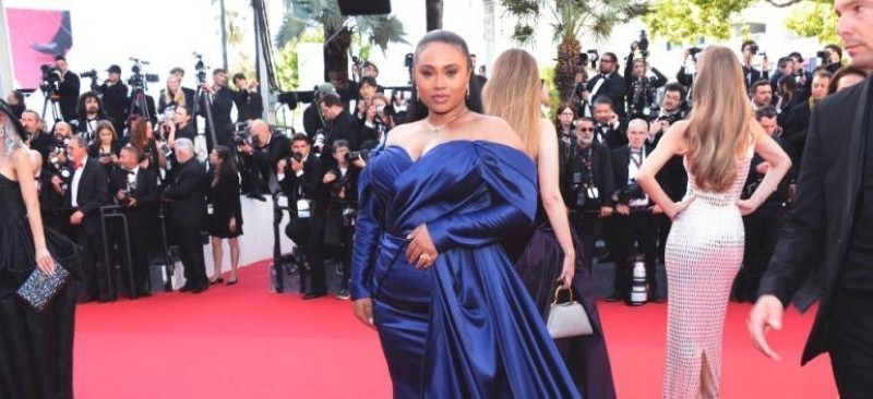 Cynthia Nassardine dans une création signée Paul-Laurain K., jeune figure montante de la couture ivoirienne. Cannes 2025