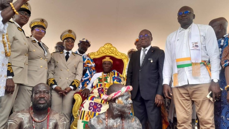 Dr Eugène Aka Aouélé, président du Conseil régional du Sud-Comoé, par ailleurs président du Conseil économique, social, environnemental et culturel, a adressé ses félicitations au nouveau chef. (Ph: Dr)