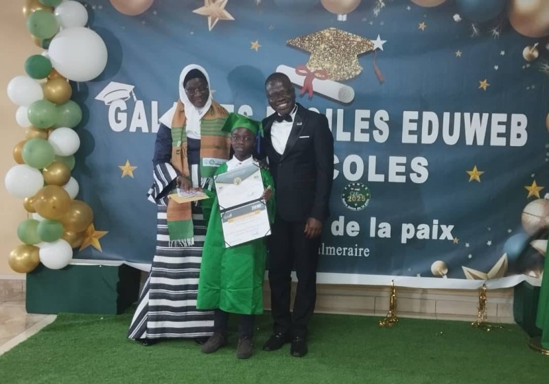 Gbassi Nathan a reçu son prix. (Ph: Dr)