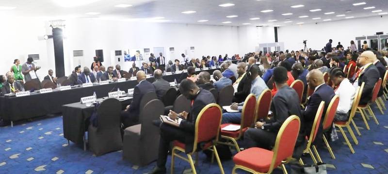 Plusieurs ministres, gouverneurs et bailleurs de fonds ont pris part à la table ronde. (Ph: Julien Monsan)