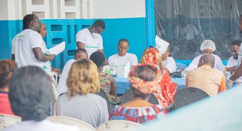 Les populations en ont profité pour demander des conseils aux médecins. (Ph: Dr)