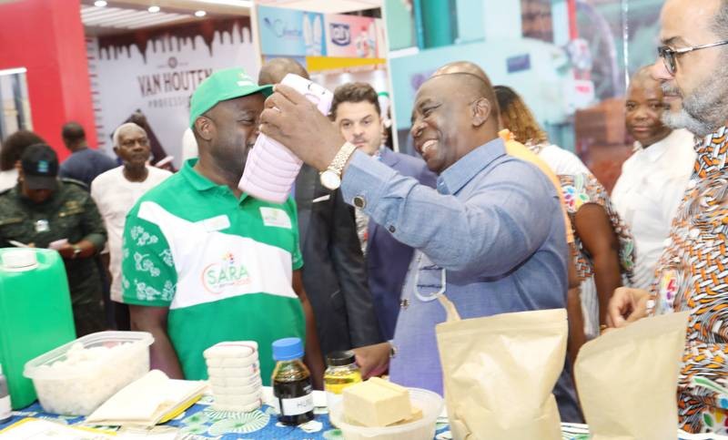 Kobenan Kouassi Adjoumani heureux de se retrouver au stand de l'Intercoton. (Ph: Dr)