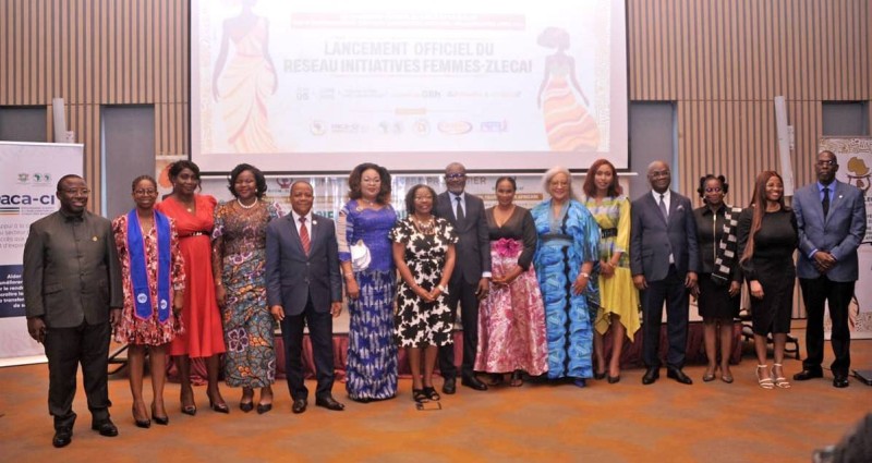Les membres du Réseau Initiatives Femmes ZLECAf (RIFEM-ZLECAf), aux côtés des autorités et partenaires, lors du lancement officiel le 5 juin 2025 à l’hôtel Noom, Abidjan.