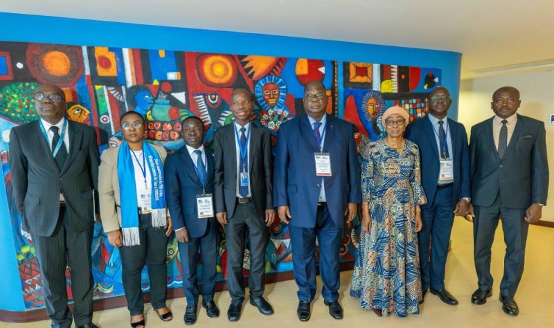 La délégation ivoirienne conduite par le Ministre Tchagba présente à la célébration du cinquantenaire du PHI à Paris.