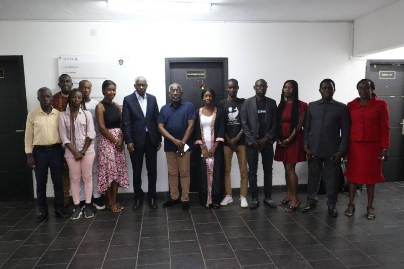 Les participants de la 3ᵉ édition de la master class ANP Academy, entourés des formateurs et des responsables