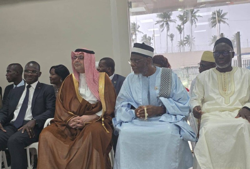 Le ministre Vagondo Diomandé, SEM Saad bin Bakheat Alqathami Ambassadeur du Royaume d’Arabie Saoudite et le président du Cosim Cheick Ousmane Diakité