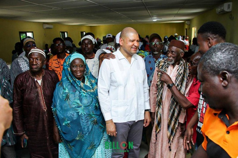 Jean-Louis Billon à la conquête des populations. (Ph: Dr)