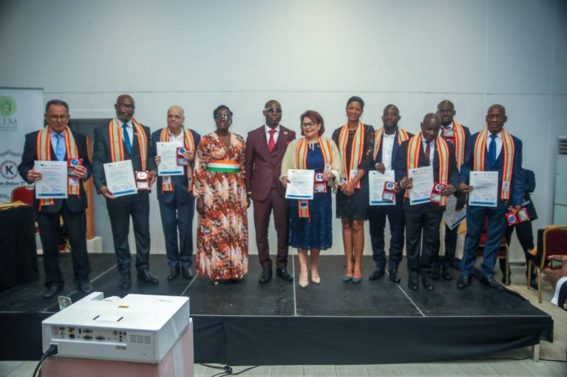 Les nouveaux ambassadeurs après la réception de leurs accréditions. (Ph: Dr)