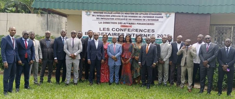 Les participants lors de la cérémonie d’ouverture des travaux de la conférence budgétaire interne.