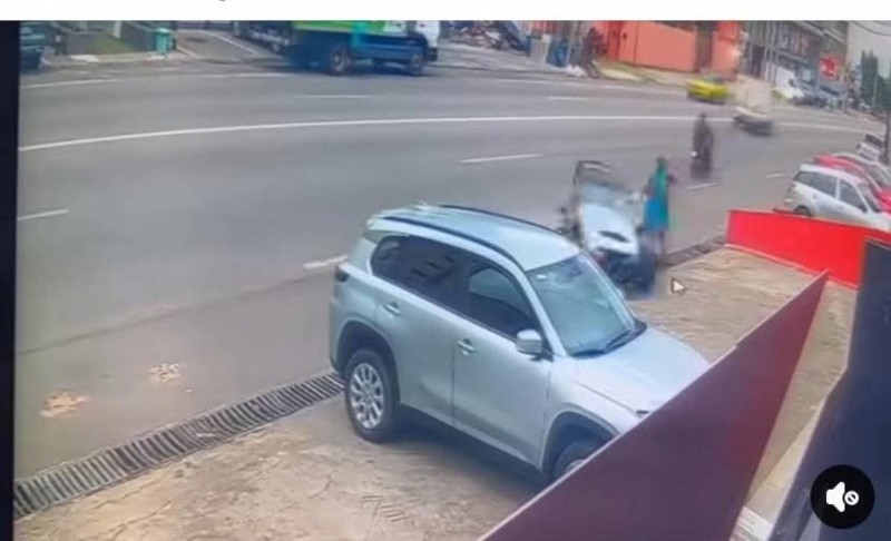 Le ministre Amadou Koné, ministre des Transports, a souhaité un prompt rétablissement à la victime. (Ph: Dr)