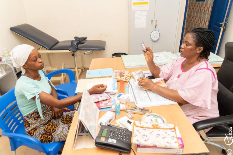 Avec amour et professionnalisme, Makouéta Touré Bakayoko est toujours disponible pour ses patientes. (Ph: Dr)