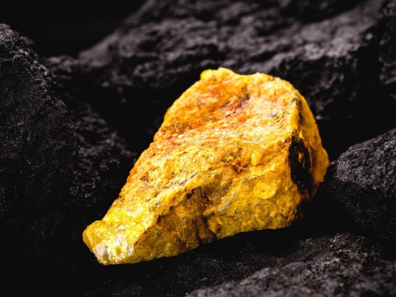 Minerai d'uranium naturel. (Image d'illustration) © Getty Images/iStock/RHJ 