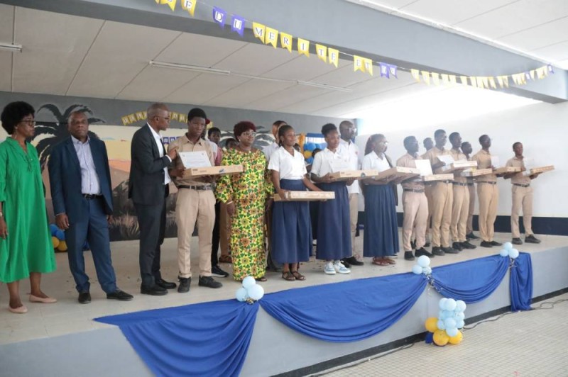 Les élèves du lycée classique d’Abidjan invités à cultiver le goût de l’effort afin de demeurer toujours parmi les meilleurs du système éducatif ivoirien. (Ph: Abdoulaye Coulibaly)