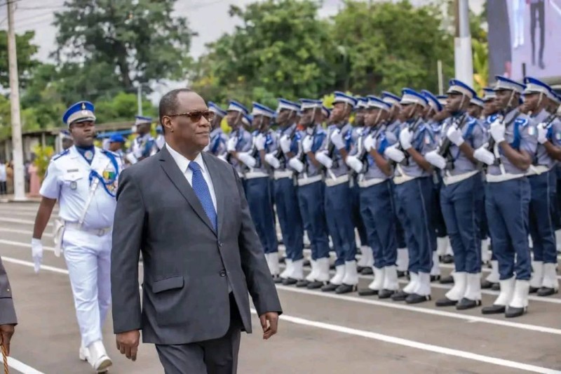 Passage en revue du ministre de la Défense, Téné Biraima Ouattara