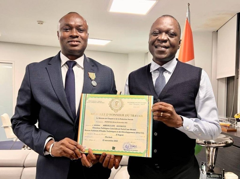 Abdoulaye Alliagui, et le ministre des Transports Amadou Koné