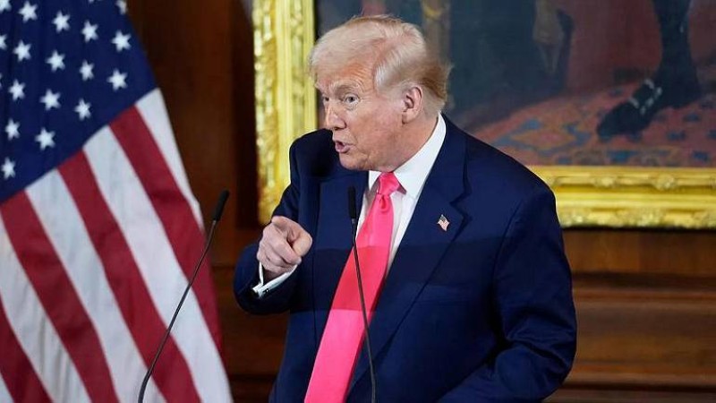 Le président américain Donald Trump lors d'un déjeuner multilatéral avec des dirigeants africains dans la salle à manger d'État de la Maison Blanche le 9 juillet 2025 à Washington, DC. © Getty Images via AFP - WIN MCNAMEE