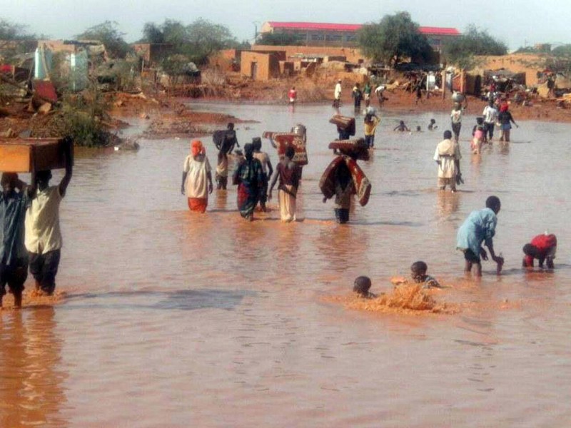 La ville d'Agadez dans le nord du Niger, photographiée lors de précédentes inondations. (Image d'archives) AFP PHOTO / STR